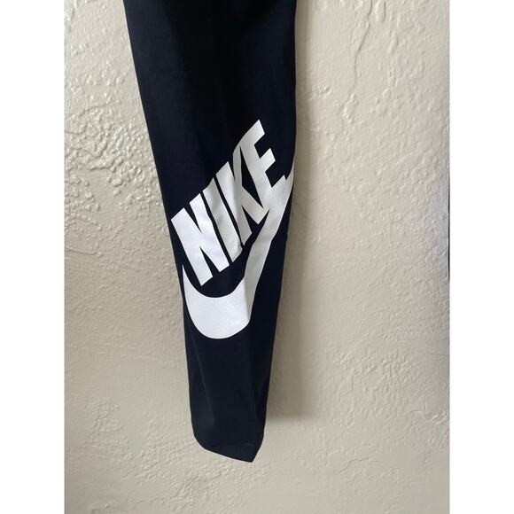 NWT Nike Essential Plus Size Leggings Athletisure Stretch Workout Gym Fitness 1X - Picture 6 of 12